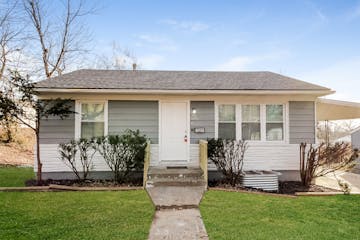 721 N SUNSET DR INDEPENDENCE, MO 64050